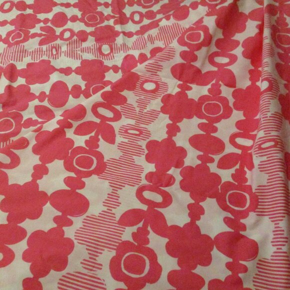 Pottery BARN TEEN Q Duvet cover Pink Chain Flower - Picture 2 of 6